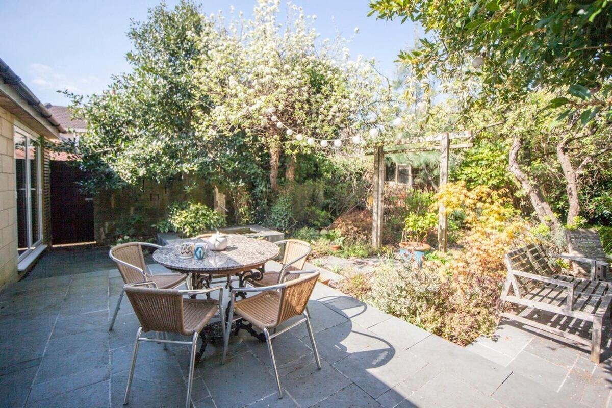 ※ Relaxing Home- Parking & Gorgeous Gardens Bath Luaran gambar