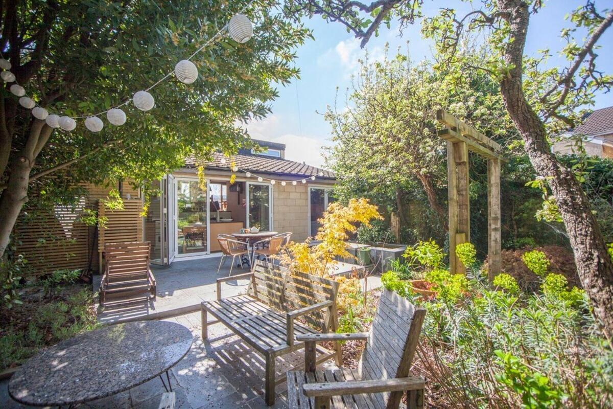 ※ Relaxing Home- Parking & Gorgeous Gardens Bath Luaran gambar